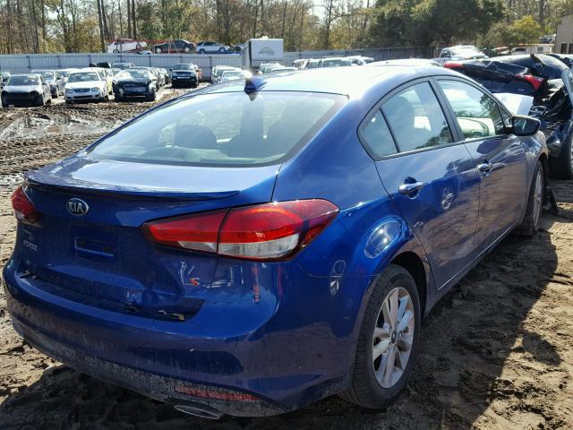 3KPFL4A7XHE105149 - 2017 KIA FORTE LX BLUE photo 4