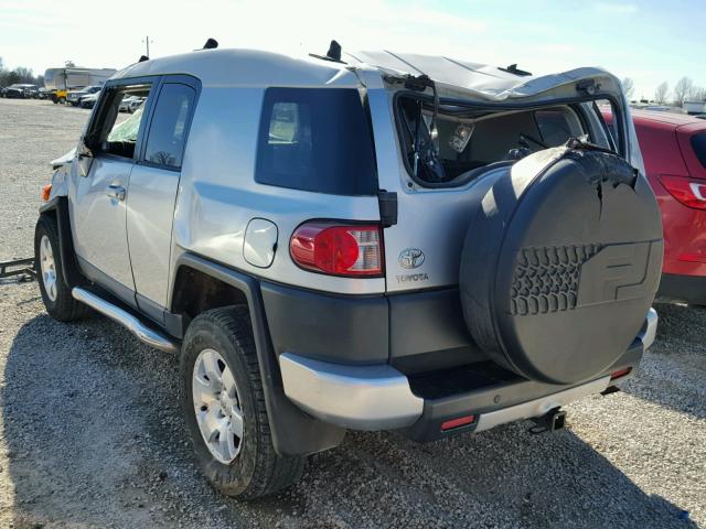 JTEBU11F470028539 - 2007 TOYOTA FJ CRUISER SILVER photo 3