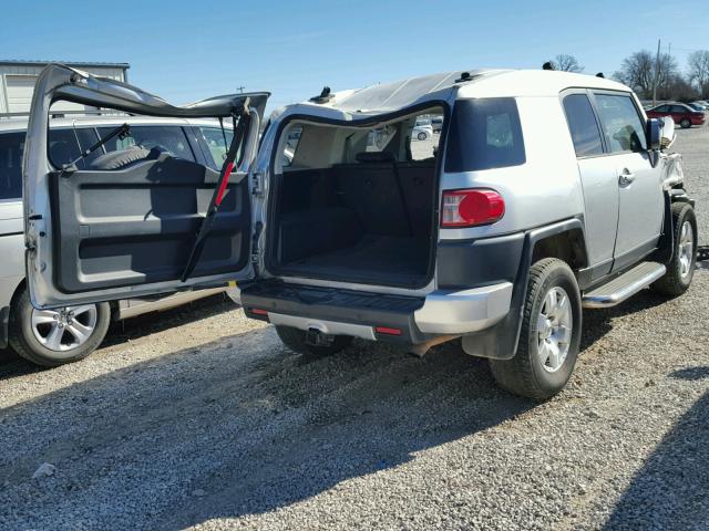 JTEBU11F470028539 - 2007 TOYOTA FJ CRUISER SILVER photo 4