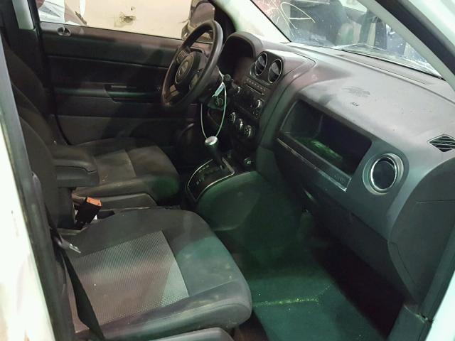 1J4NF1FB7BD278788 - 2011 JEEP COMPASS SP WHITE photo 5