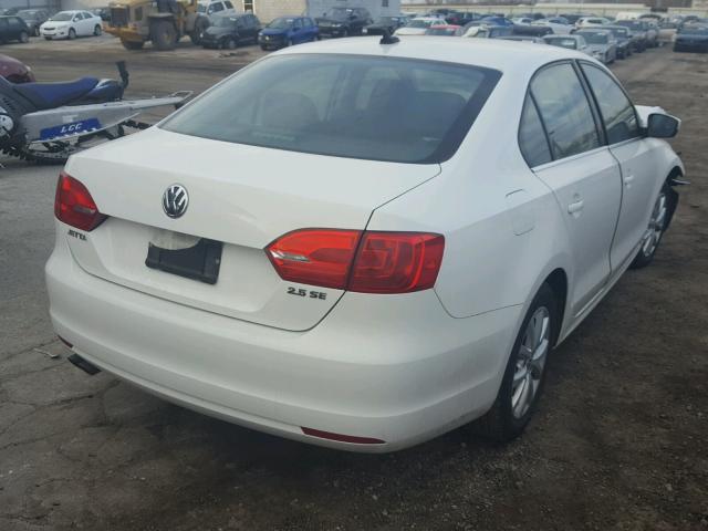 3VWDP7AJ6DM370088 - 2013 VOLKSWAGEN JETTA SE WHITE photo 4