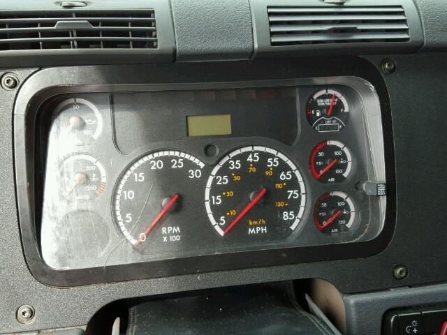 1FUJGLDR9BLAY4391 - 2011 FREIGHTLINER CASCADIA 1 RED photo 8