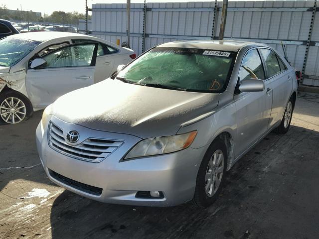 JTNBE46K273006686 - 2007 TOYOTA CAMRY NEW SILVER photo 2