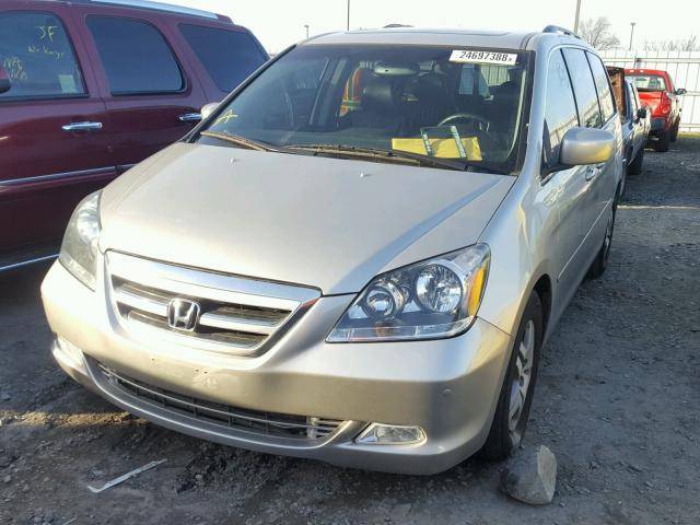 5FNRL38885B022394 - 2005 HONDA ODYSSEY TO SILVER photo 2