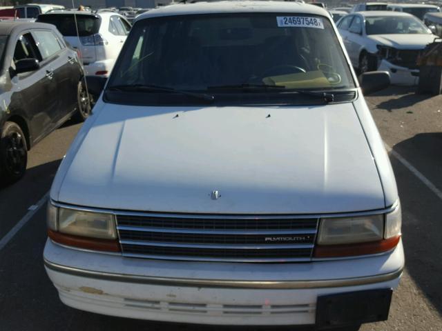 1P4GH4431PX526816 - 1993 PLYMOUTH GRAND VOYA WHITE photo 9