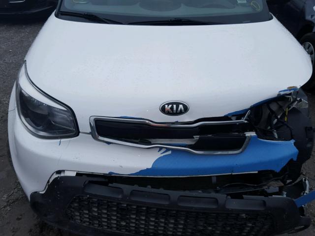 KNDJP3A54F7136465 - 2015 KIA SOUL + BLUE photo 7