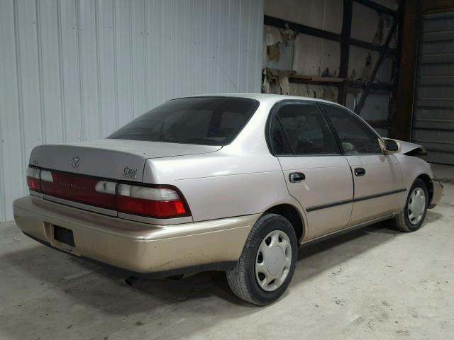 2T1BB02E8TC177918 - 1996 TOYOTA COROLLA DX GOLD photo 4