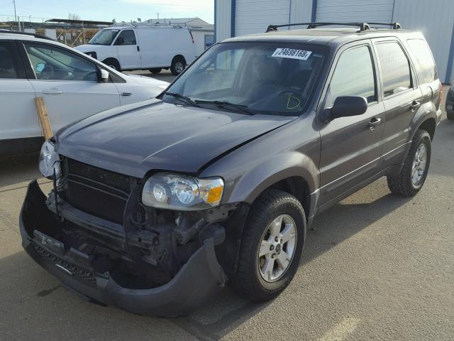 1FMYU93175KC05063 - 2005 FORD ESCAPE XLT GRAY photo 2