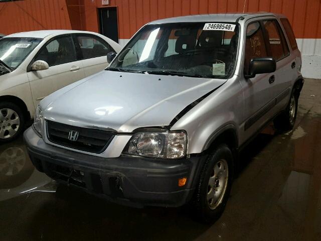 JHLRD1749WC812045 - 1998 HONDA CR-V LX SILVER photo 2