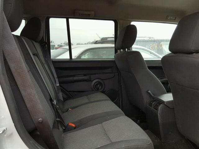 1J8HG48K98C132589 - 2008 JEEP COMMANDER SILVER photo 6