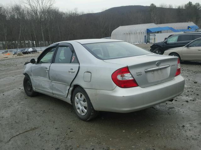 4T1BE32K82U509402 - 2002 TOYOTA CAMRY LE SILVER photo 3