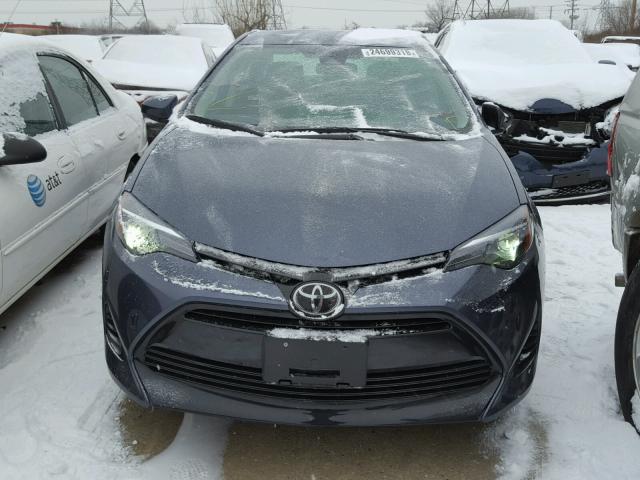 5YFBURHE4HP686496 - 2017 TOYOTA COROLLA L GRAY photo 9