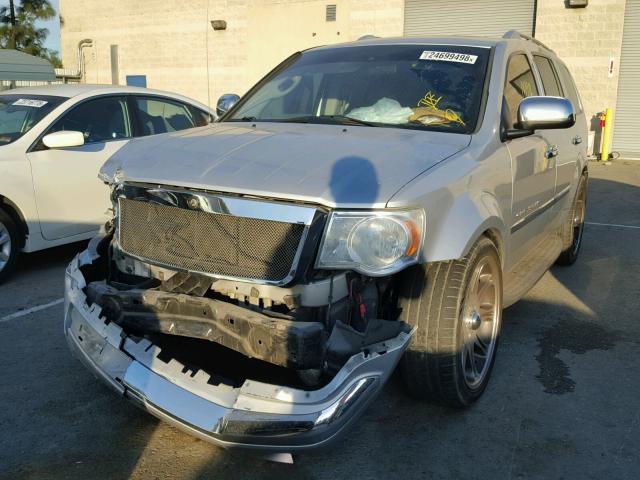 1A8HX58257F525640 - 2007 CHRYSLER ASPEN LIMI SILVER photo 2