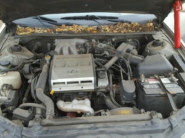 JT8BF28G1W5049223 - 1998 LEXUS ES 300 SILVER photo 7