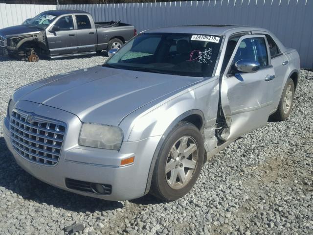 2C3KA53G36H201427 - 2006 CHRYSLER 300 TOURIN SILVER photo 2