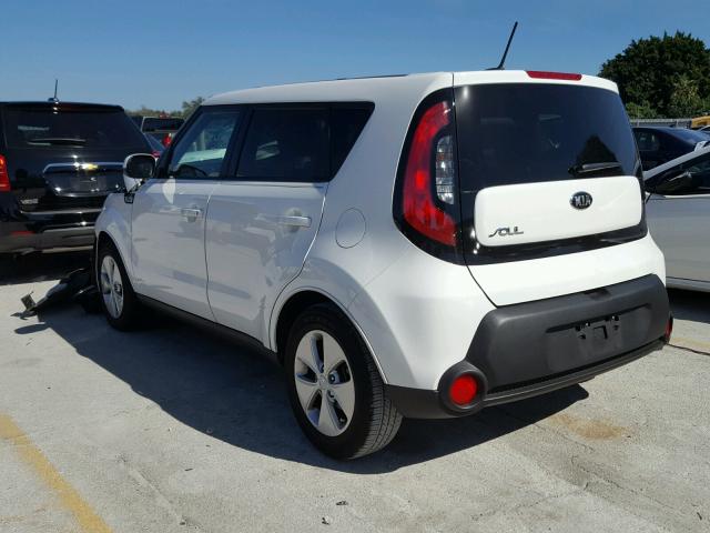 KNDJN2A20G7401258 - 2016 KIA SOUL WHITE photo 3