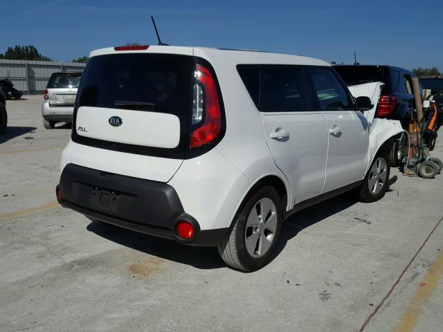 KNDJN2A20G7401258 - 2016 KIA SOUL WHITE photo 4