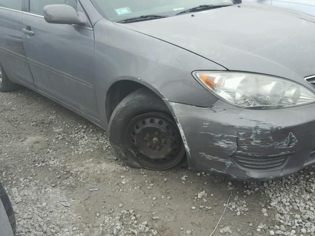 4T1BE32K45U605337 - 2005 TOYOTA CAMRY LE GRAY photo 10