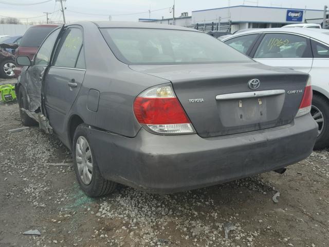 4T1BE32K45U605337 - 2005 TOYOTA CAMRY LE GRAY photo 3