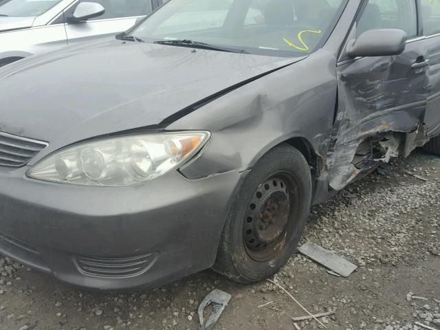 4T1BE32K45U605337 - 2005 TOYOTA CAMRY LE GRAY photo 9