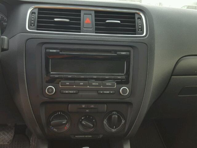 3VW2K7AJXCM410905 - 2012 VOLKSWAGEN JETTA BASE ნაცრისფერი ფოტო 9