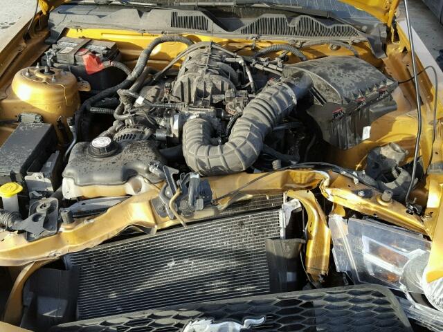 1ZVBP8AN7A5103981 - 2010 FORD MUSTANG GOLD photo 7