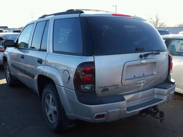 1GNDT13S652226137 - 2005 CHEVROLET TRAILBLAZE SILVER photo 3