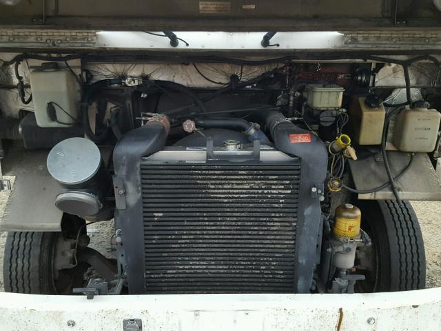 4UZA4FF49WC911887 - 1998 FREIGHTLINER CHASSIS M WHITE photo 7