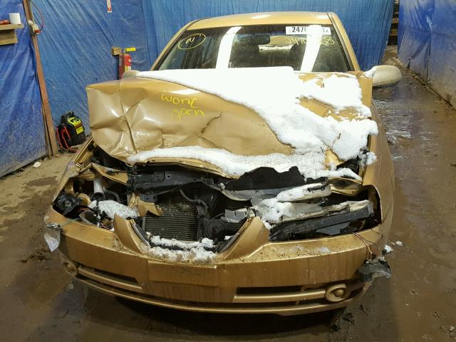 KMHDN46D84U722329 - 2004 HYUNDAI ELANTRA GL GOLD photo 9