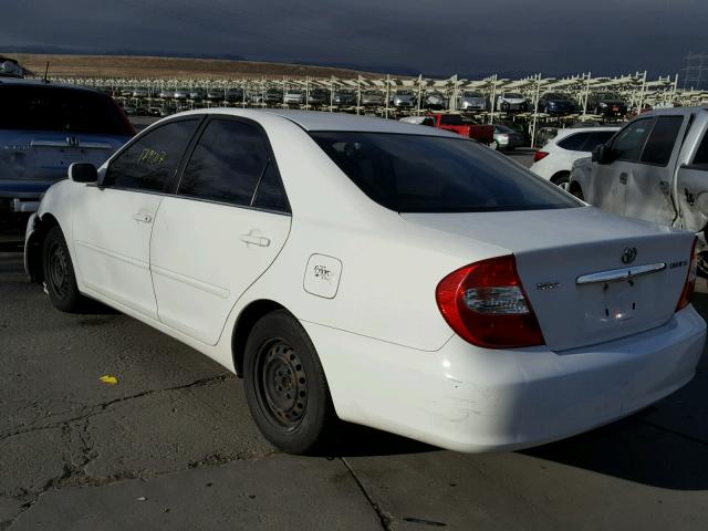 JTDBE32KX20056556 - 2002 TOYOTA CAMRY LE WHITE photo 3