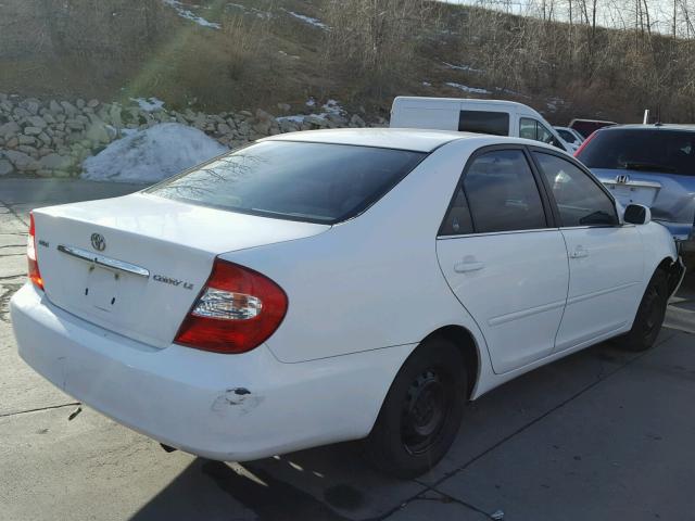 JTDBE32KX20056556 - 2002 TOYOTA CAMRY LE WHITE photo 4