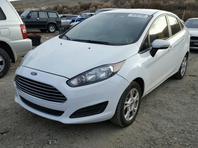 3FADP4BJ8EM241101 - 2014 FORD FIESTA SE WHITE photo 2