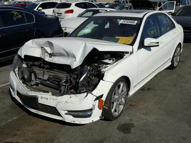 WDDGF4HB0DA767685 - 2013 MERCEDES-BENZ C 250 WHITE photo 2