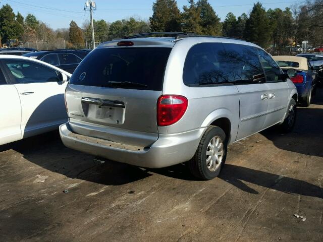 2C4GP74LX3R135388 - 2003 CHRYSLER TOWN & COU SILVER photo 4