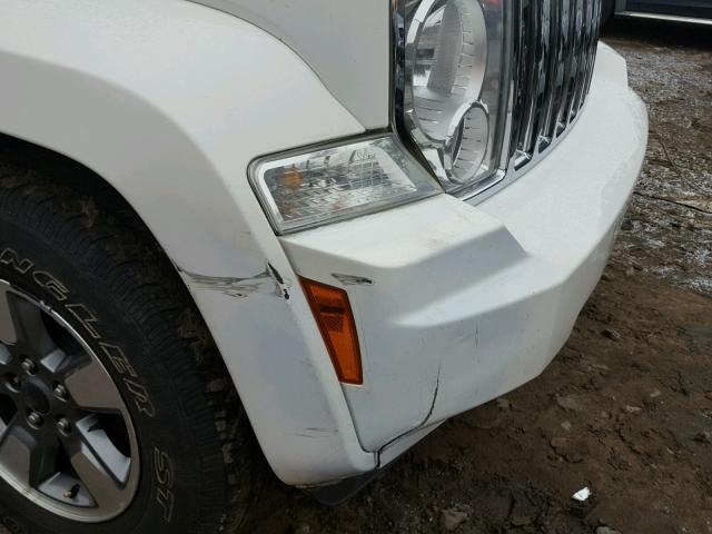 1J8GN28K48W233317 - 2008 JEEP LIBERTY SP WHITE photo 9
