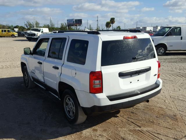 1C4NJPBAXFD428130 - 2015 JEEP PATRIOT SP WHITE photo 3