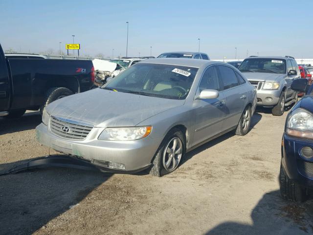 KMHFC46F56A068992 - 2006 HYUNDAI AZERA SE SILVER photo 2