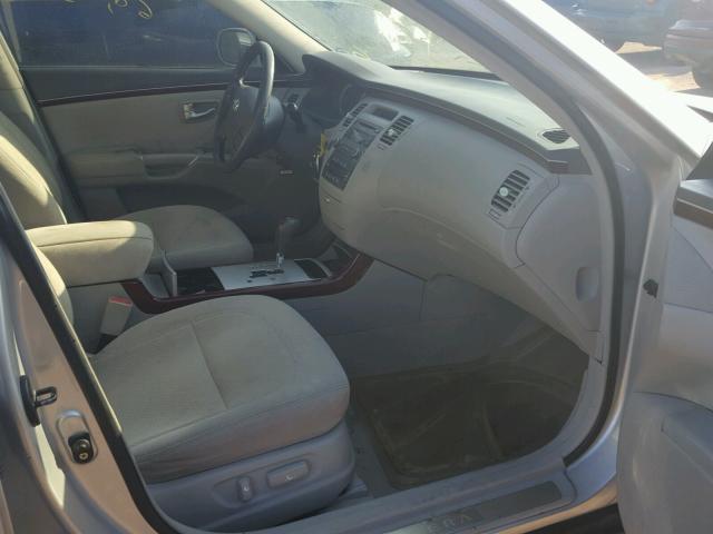 KMHFC46F56A068992 - 2006 HYUNDAI AZERA SE SILVER photo 5