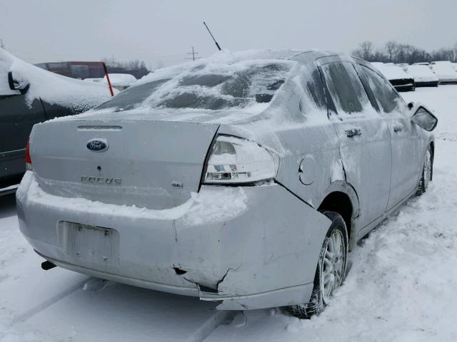 1FAHP35N39W182538 - 2009 FORD FOCUS SE SILVER photo 4