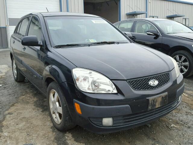 KNADE163366058391 - 2006 KIA RIO 5 BLACK photo 1