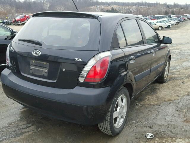 KNADE163366058391 - 2006 KIA RIO 5 BLACK photo 4