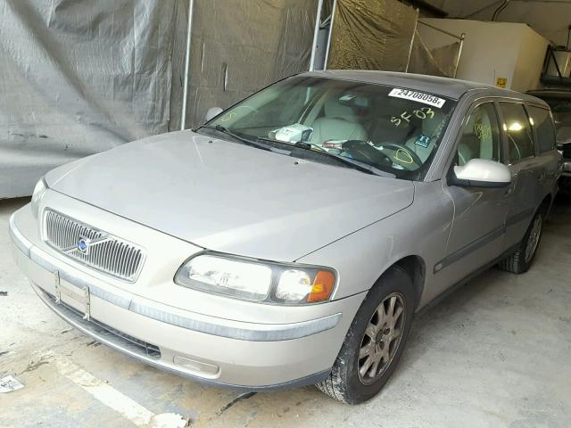 YV1SW61T032326497 - 2003 VOLVO V70 TAN photo 2