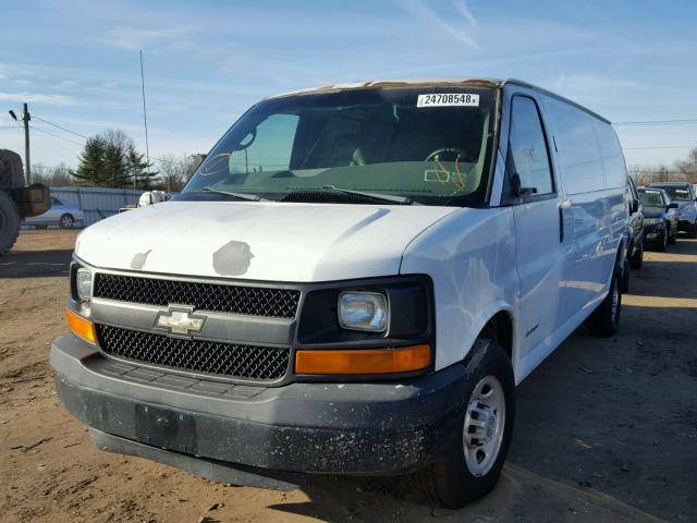 1GCGG29U061190249 - 2006 CHEVROLET EXPRESS G2 WHITE photo 2