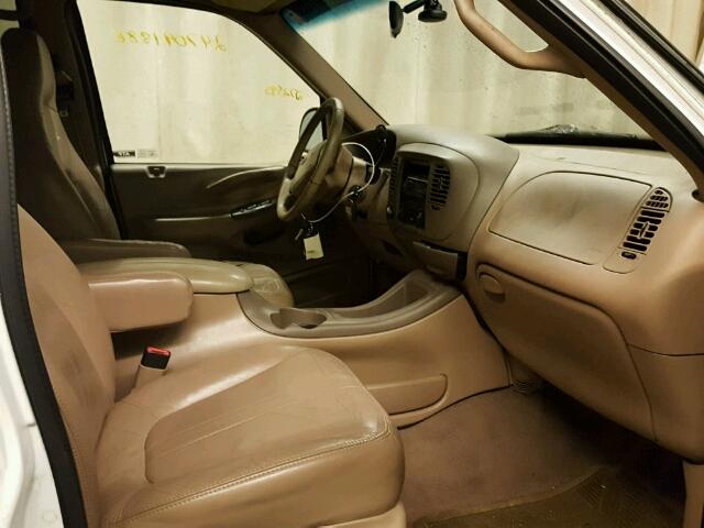 1FMFU18L6VLB62588 - 1997 FORD EXPEDITION WHITE photo 5