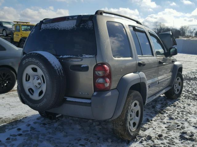 1J4GL48K75W547364 - 2005 JEEP LIBERTY SP BEIGE photo 4