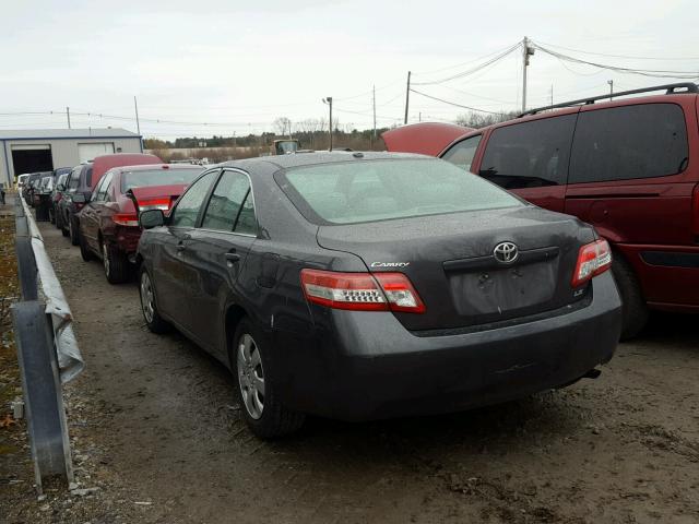 4T4BF3EK2AE046511 - 2010 TOYOTA CAMRY/SE/L GRAY photo 3