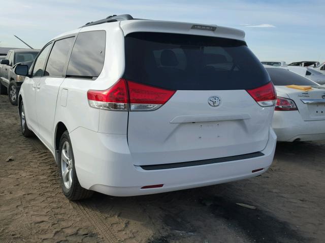 5TDKK3DC8BS010123 - 2011 TOYOTA SIENNA LE WHITE photo 3