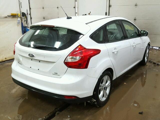 1FADP3K22EL429701 - 2014 FORD FOCUS SE WHITE photo 4