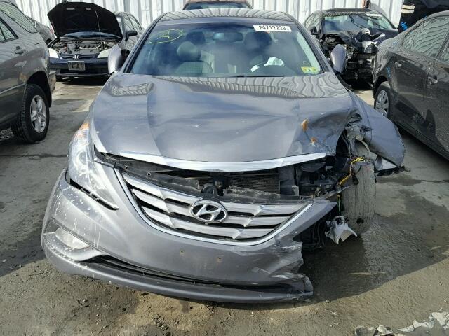 5NPEC4ACXCH348750 - 2012 HYUNDAI SONATA SE GRAY photo 9