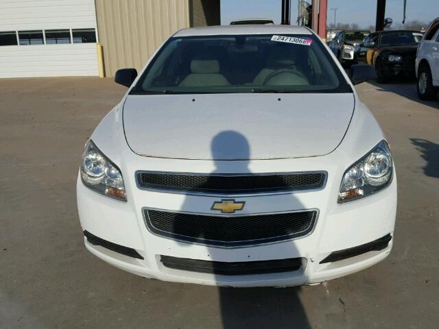 1G1ZA5EUXBF162627 - 2011 CHEVROLET MALIBU LS WHITE photo 9